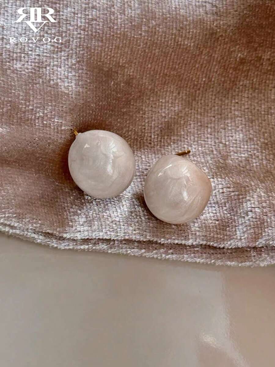 一对简约精致小巧白色珐琅几何设计耳环,温柔百搭的日常时尚耳环,适合女性佩戴。 - 白色 - 查看 1