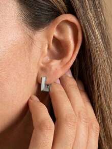 1 Pair Geometric Square Women's Earrings, Stainless Steel Waterproof Hypoallergenic Earrings, Women's Gold Minimalist Luxury Geometric Square Block Polished Ear Clips, Suitable For Daily Commute, Workplace, Dating, Romance, Friends Gathering, Party, Vacation, Matching With Suits, Shirts, Dresses, T-Shirts, Eid, Valentine's Day, Mother's Day, Birthday Gift For Girlfriend - Multicolor - View 4