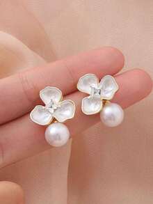 一对花朵造型仿珍珠镶嵌优雅耳钉 - 彩色 - 查看 5