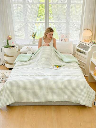 1件格子夏季被子，空调被，薄毯，亲肤面料，柔软舒适，适合裸睡，透气顺滑，适合家居卧室装饰、婚礼用品、情人节、复活节礼物、母亲节礼物，四季皆宜。