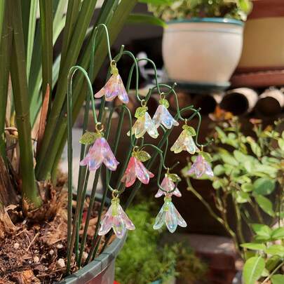 20 chiếc cọc trang trí sân vườn, hình hoa linh lan sống động như thật, lấp lánh dưới ánh nắng mặt trời, bộ cọc gỗ mini trang trí sân vườn, cây trồng trong chậu ngoài trời và cảnh quan trang trí, chậu cây mọng nước và mô hình bonsai thu nhỏ, trang trí sân, vườn, chậu cây, đồ trang trí thu nhỏ cho năm mới, ngày lễ tình nhân, bao gồm 10 mặt dây chuyền hoa linh lan và 10 thanh đỡ.