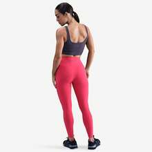 Mallas de cintura alta con bolsillo Nike Dri-FIT One 7/8 para mujer, color rosa intenso FN3241-666 - Rojo - Ver 2