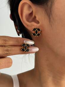 18K镀金珍珠吊坠耳环，优雅可爱，适合日常佩戴及各种场合。 - 黑色 - 查看 1