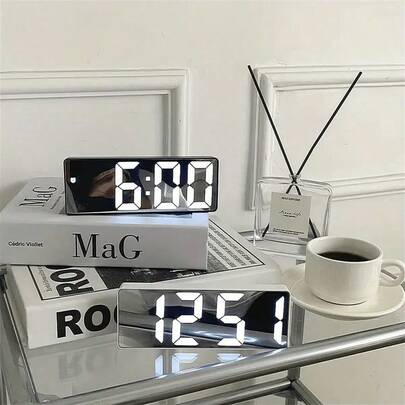 SOKANY 1 chiếc đồng hồ báo thức gương tối giản, đồng hồ LED thông minh độ phân giải cao với hiển thị nhiệt độ, độ sáng có thể điều chỉnh, điều khiển bằng giọng nói, định dạng giờ 12/24, sử dụng nguồn USB và pin - Thích hợp làm đồng hồ để bàn, đồng hồ báo thức kỹ thuật số đầu giường, hoàn hảo cho trang trí bàn làm việc và phòng ngủ.