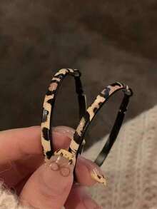 2件裝時尚大耳環，黑色皮革條配黑白字母豹紋，極簡獨特個性化大尺寸女款耳環，珠寶飾品，適合女性日常穿著與派對，女裝配件（非真動物皮） - 黑耳圈 - 查看 4