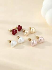 4 paires de boucles d'oreilles à tige cœur personnalisées mode polyvalentes et mignonnes avec faux perles, convenant pour le port quotidien, les festivals et les sorties pour les femmes - Ensemble de quatre pièces en forme de cœur - Voir 2