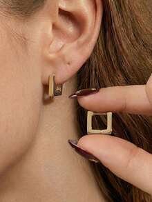 1 Pair Geometric Square Women's Earrings, Stainless Steel Waterproof Hypoallergenic Earrings, Women's Gold Minimalist Luxury Geometric Square Block Polished Ear Clips, Suitable For Daily Commute, Workplace, Dating, Romance, Friends Gathering, Party, Vacation, Matching With Suits, Shirts, Dresses, T-Shirts, Eid, Valentine's Day, Mother's Day, Birthday Gift For Girlfriend - Multicolor - View 2