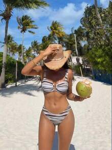 2 pièces Ensemble de Top de maillot de bain à bretelles larges et bas de bikini rayé élégant, col en U et dos nu. Pour la plage, la piscine, les sports nautiques, les vacances d'été - Multicolore - Voir 3
