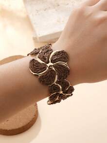 1pc Vacation Style Rattan Flower Bangle, Solid Color Metal Flower Cuff Bracelet, Niche Accessory For Beach Vacation, Summer Party, Gathering With Friends, Daily Wear, Retro Style - Brown - View 8