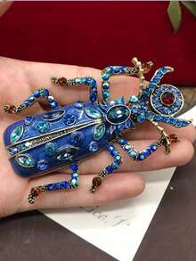 Một chiếc ghim cài hình bọ cánh cứng đính đá dành cho nữ, một loại ghim cài hình côn trùng, thích hợp để cài lên túi xách, áo len, áo khoác, mũ, giày dép, váy và bộ vest. - Bọ cánh cứng (4650) - Xem 1