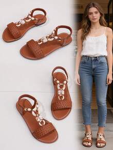 波西米亚风编织T字带平底凉鞋，饰以贝壳和串珠，适合青少年穿着 - 棕色 - 查看 3