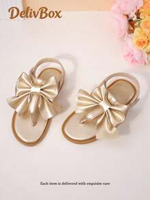 1 Pair Girls' Sandals, Metal Gold Decorations, Faux Leather Material, Suitable For Foot Shape, Open Toe Low-Top, Hook And Loop Strap, Flat Design, Fashionable Sandals, Suitable For Summer Outdoor Play And Shopping - Gold - View 2