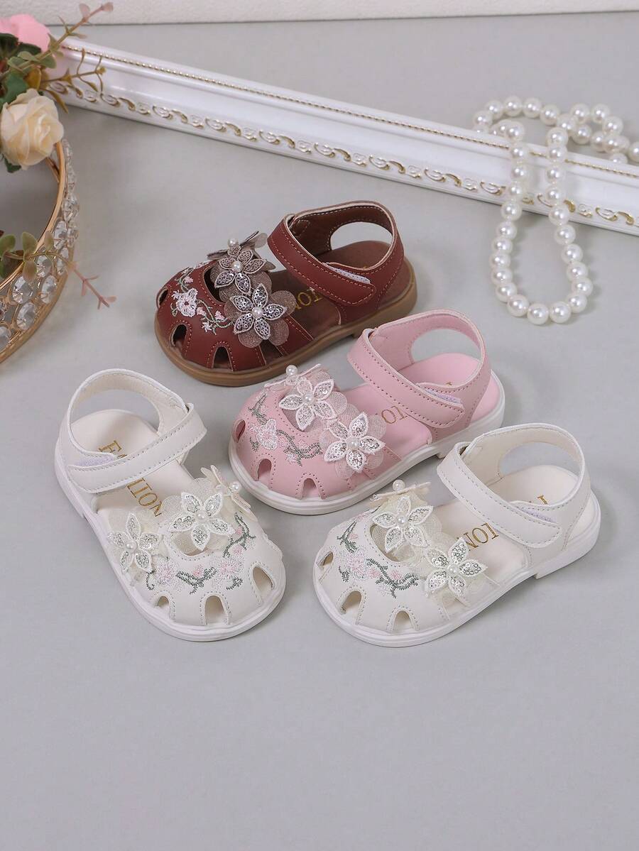 Girls' Retro Floral Sandals, Cute Embroidered Summer Flat Shoes With Adjustable Straps, Breathable Non-Slip Toddler Walking Shoes For Outdoor, Playground, Party Wear - White - View 1