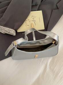 Túi đeo vai kiểu Hobo màu bạc ánh kim sang trọng, chất liệu giả da với điểm nhấn màu vàng đồng, túi xách đa năng tiện dụng cho sử dụng hàng ngày, dự tiệc và những buổi đi chơi thường ngày. - Bạc - Xem 4