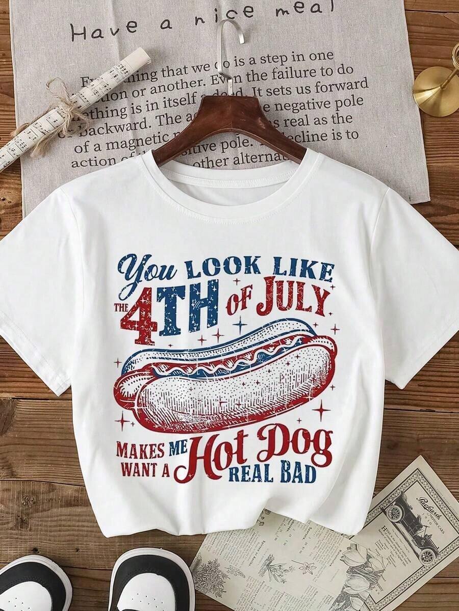 Diseño Casual de Verano con Temática Vacacional: Camiseta Blanca con Gráfico de Hot Dog, que Aporta un Toque de Espíritu Vacacional - Estilo Urbano Vintage, Unisex, de Algodón, Manga Corta, Cuello Redondo, Camisetas para Mujer. blusas.blusas casuales para dama. - Blanco - Ver 1