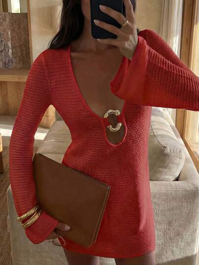 Women's New Breathable Hollow-Out Knit Fitted Dress, Suitable For Daily Wear. Deep V-Neck With Metal Buckle Decor, Fitted Silhouette Design, Ideal For Casual Occasions Like Afternoon Tea. Vacation Beach