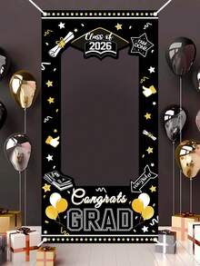 1 pieza Marco de foto de fondo para graduación 2026, marco de cabina fotográfica impreso con lema "Felicitaciones graduado" de 120x60cm, fondo de foto de poliéster negro y dorado, adecuado para suministros de fiesta de graduación de la clase de 2026, plano 2D - Multicolor - Ver 1