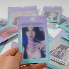 100 túi bảo vệ ảnh thần tượng, túi tự dán trong suốt màu xanh dương và tím hologram, túi niêm phong bằng nhôm hình âm dương, túi bảo vệ ảnh chống ẩm và bụi, màng bảo vệ ảnh K-Pop, túi chia ảnh tự in, túi đựng ảnh hologram thần tượng. - Xem 2