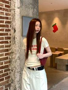 女士短袖T恤，新款夏季时尚韩版修身独特潮流休闲上衣 - 杏色 - 查看 2