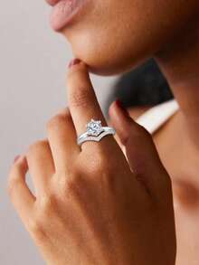 S925纯银莫桑石皇冠戒指 | 求婚、周年纪念、情人节礼物 | 轻盈奢华，百搭日常佩戴，女士之选 - 白色 - 查看 5