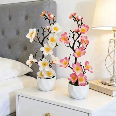 1 Bộ cây lan bonsai nhân tạo và cây mận bonsai nhân tạo, kèm đế chậu, thích hợp trang trí trong nhà/ngoài trời trên bệ cửa sổ, ban công, lối vào và phòng trà, không cần tưới nước hay cắt tỉa, gân lá sống động, là món quà trang trí nhà lý tưởng cho Ngày của Mẹ và lễ tốt nghiệp.