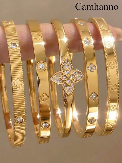 Camhanno 5件套时尚女士不锈钢手镯套装，5件可叠戴，是浪漫晚餐约会和派对装扮的理想之选。耐用的花卉造型确保持久佩戴。周年纪念日送给爱人的完美礼物。不易褪色，易于搭配连衣裙、衬衫和休闲装。