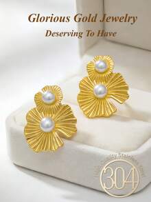 14K Gold Plated Vintage Pearl Earrings - Fashionable Wedding Jewelry Gift, Thick Gold Stainless Steel Earrings, Elegant Delicate Gold Flower Pearl Earrings, Thick Gold Flower Statement Earrings, Suitable For Casual Daily And Party Wear - Gold - View 2