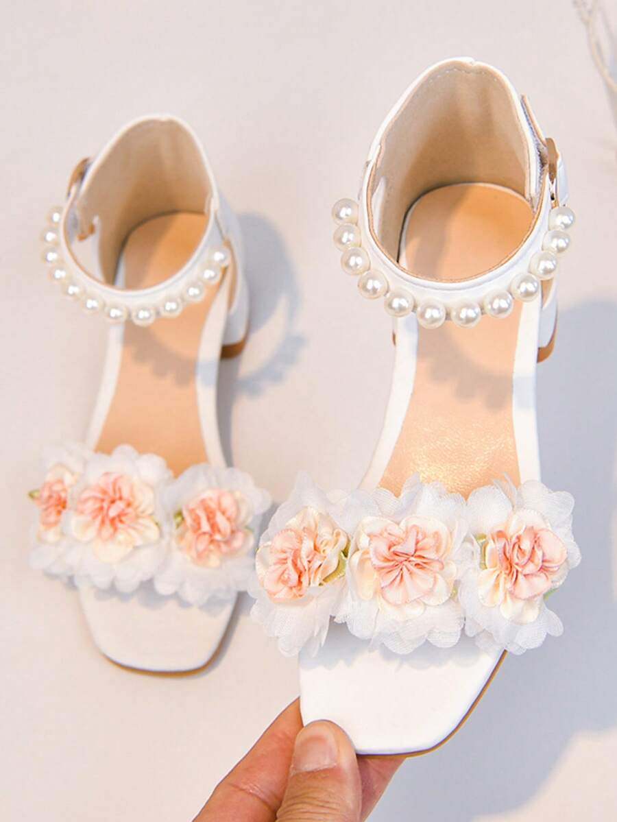 Giày sandal thời trang cho bé gái, họa tiết hoa và ngọc trai, hoa nhân tạo trang nhã, quai đeo mắt cá chân đính ngọc trai, mũi vuông thoải mái, gót thấp, giày casual mùa hè cho bé gái, thiết kế dễ xỏ. - trắng - Xem 1