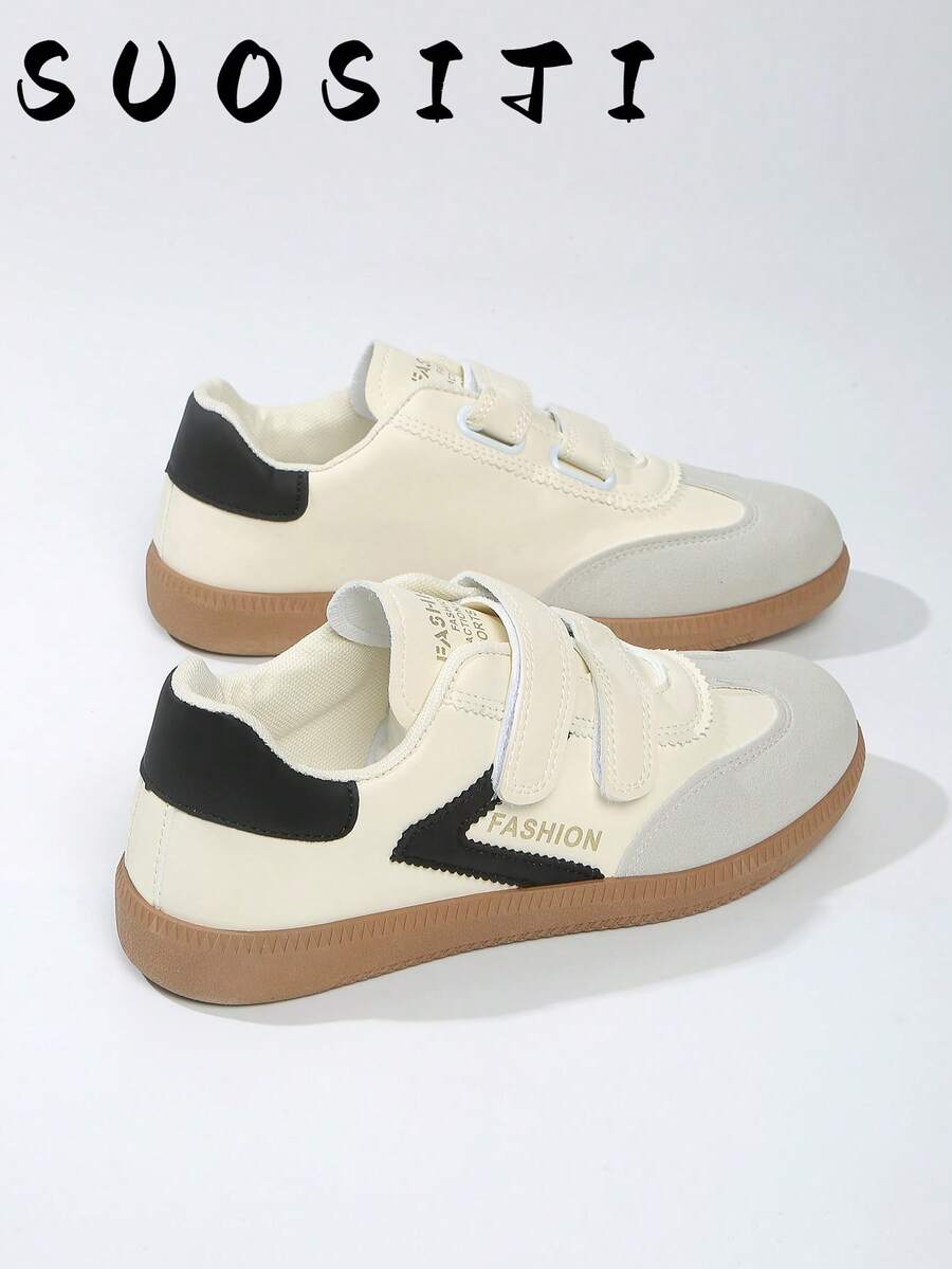 女式新款钩环平底休闲运动轻便白色运动鞋 - 黑與白 - 查看 1