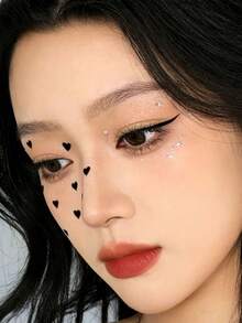 1pc Cool Black Heart Face Sticker, Mixed Size Rhinestone Decor, Music Festival Party Makeup Decoration, Unique Stage Makeup Sticker,Concert Look,Face Gems - Multicolor - View 4