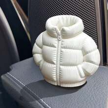 Tubo de almacenamiento para coche con forma de chaqueta acolchada, soporte práctico para bolígrafos para la consola central, compacto y útil, accesorio decorativo para el interior del coche - Adorno de tubo de almacenamiento para chaqueta de plumas - Ver 11