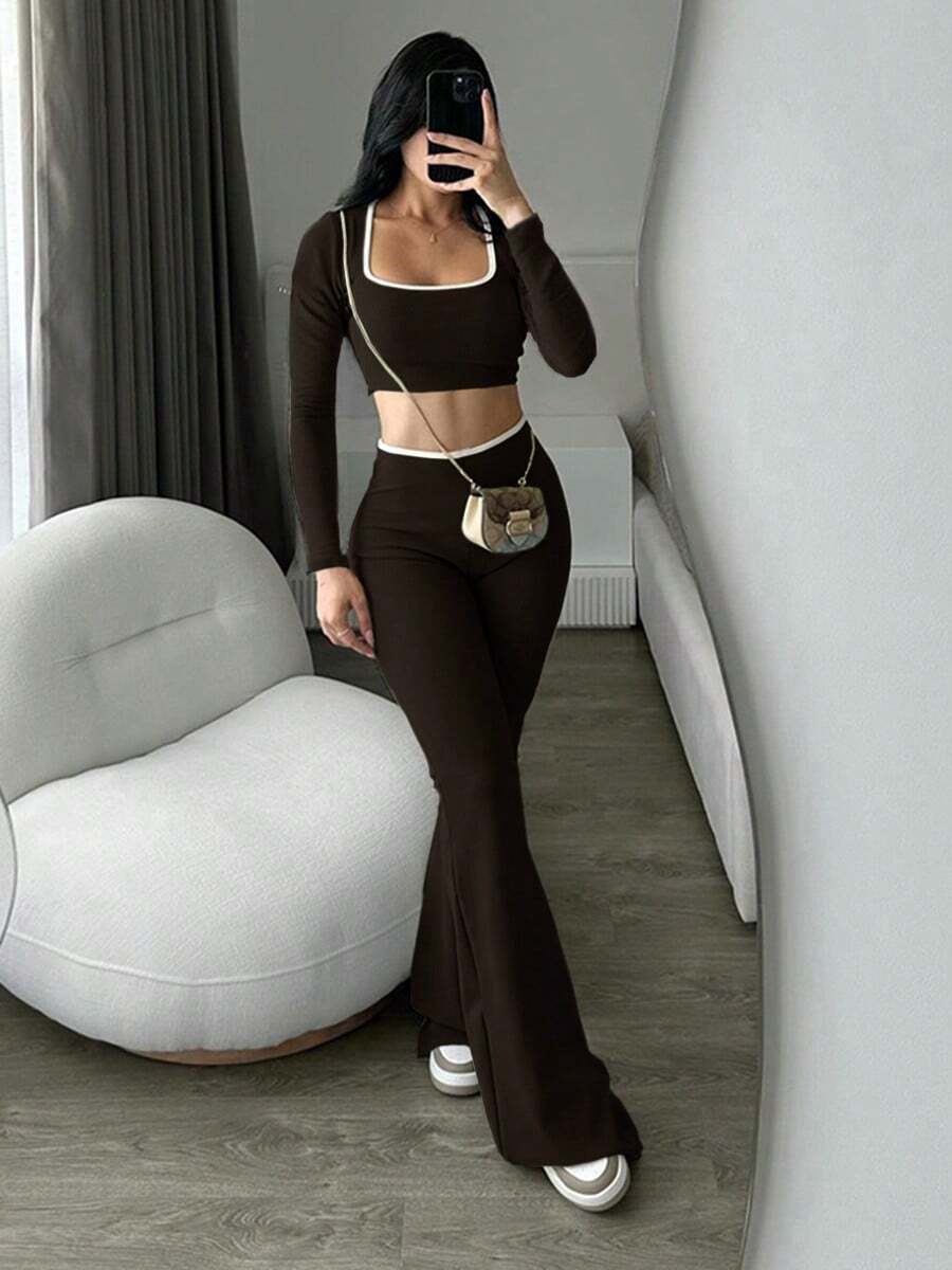 Conjunto elegante de primavera de top de manga larga de cintura baja elástica y cómoda y pantalones acampanados que estilizan para mujer - Marrón - Ver 1