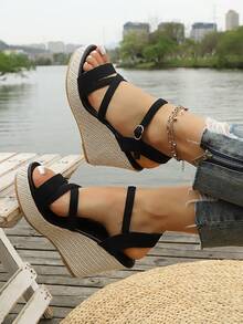 Giày sandal nữ mùa hè mới, thoải mái và thời trang, đa năng, kiểu sandal quai ngang mắt cá chân, phong cách nghỉ dưỡng biển, phù hợp để mang lâu, toát lên vẻ thanh lịch, sandal đế xuồng, sandal đế xuồng dày đa chức năng, giúp tăng chiều cao và làm thon gọn chân. - màu đen - Xem 6