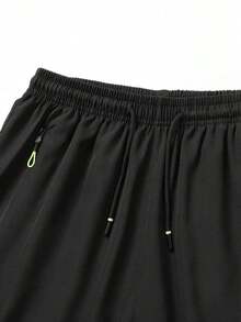 女款夏季拉鍊口袋運動短褲，輕量透氣面料，適合跑步、戶外、度假、休閒穿著，黑色 - 黑色 - 查看 5