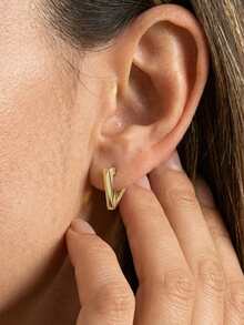 1 Pair Geometric Triangle Women's Earrings, Stainless Steel Waterproof Fade-Resistant Hypoallergenic Earrings, Gold Minimalist Luxury Geometric Triangle V-Shape Inverted Triangle Polished Ear Clips, Suitable For Daily Commute, Workplace, Dating, Friends Gathering, Party, Vacation, Matching With Suits, Shirts, Dresses, T-Shirts, Valentine's Day, Mother's Day, Christmas, Birthday Gift For Girlfriend - Multicolor - View 4