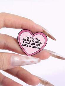 [OPPRYN 心形胸针] OPPRYN 我很火辣，个子越大我就拿椅子砸你胸针 - 粉色心形胸针 - 背包徽章 - 送朋友的礼物 - 1个 - 彩色 - 查看 3