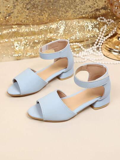 Giày sandal cao gót màu xanh ngọc trai cỡ lớn cho bé gái, chất liệu da trơn với họa tiết dây trang trí, thiết kế quai sau cài khóa dán cổ điển, mũi nhọn khoét rỗng tinh tế, đế dày chống trơn trượt, sandal đi biển kiểu công chúa dễ thương, thanh lịch, phù hợp cho bé gái từ 3-15 tuổi, hàng mới về mùa xuân/hè.