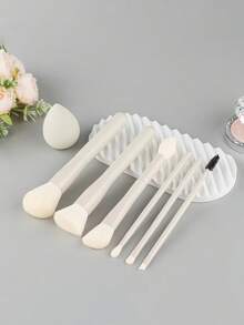 Bộ 6 cọ trang điểm kèm túi PVC, cán gỗ, bao gồm cọ tán phấn mắt, tạo khối và phấn phủ. - Màu be - Xem 3