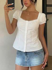 ELVA 女士夏季简约梦幻休闲优雅学院风方领泡泡袖基础款前扣腰部蕾丝设计衬衫，适合年轻女士、教师、母亲节、音乐会、复活节派对、返校、毕业典礼、生日聚会、下午茶，以及日常通勤、郊游、度假、早午餐、户外活动和正式办公场合穿着。白色 - 白色 - 查看 4