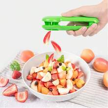Bộ 2 dụng cụ cắt nho/cà chua/anh đào/dâu tây, màu xanh lá cây, đa năng, không lưỡi dao, dụng cụ nhà bếp, dùng để cắt nhanh cà chua, việt quất, dâu tây, chia trái cây thành bốn phần, chia rau củ không hạt, dụng cụ cắt bánh, đồ dùng nhà bếp. - Nhiều màu - Xem 2