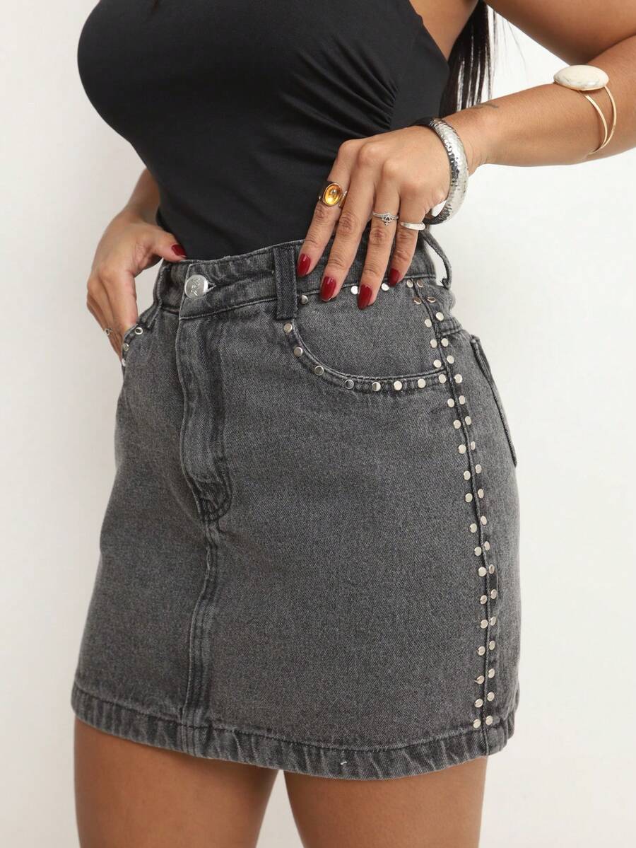 Women's Black Denim Skirt With Studded Appliques And Pockets - màu đen - Xem 1