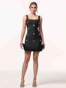 Vestido ajustado sin mangas con cuello cuadrado y adornos de strass, adecuado para fiesta de cumpleaños, cena formal y eventos de gala de boda en color negro - Negro - Ver 1