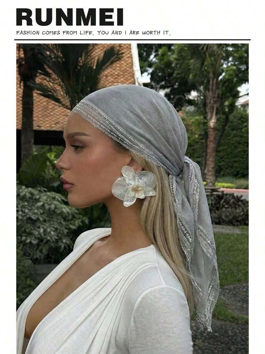Pañuelo cuadrado de mujer elegante de unicolor con ribete de encaje, multifuncional como chal y accesorio para el cabello, adecuado para usar en mezquitas - Gris Claro - Ver 1