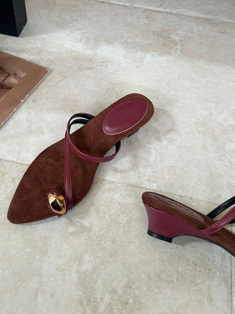 Mẫu sandal đế xuồng mũi nhọn kiểu Pháp cổ điển mùa hè 2025 mới, sandal La Mã quai mảnh có khuyên ngón chân dành cho nữ. - màu nâu - Xem 1