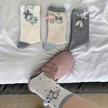 这款可爱的动物图案船袜以猫、狗、兔子和其他动物为灵感,饰以格子蝴蝶结,打造休闲又不失时尚的外观。 - 彩色 - 查看 6