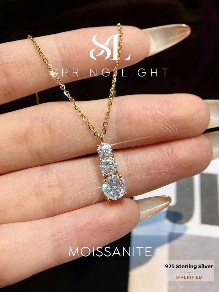 1件1克拉优雅三钻莫桑石项链，925纯银吊坠项链，承诺项链，永恒项链，奢华精致女士珠宝，圣诞礼物 - 奢華三鑽莫桑項鍊 - 查看 1