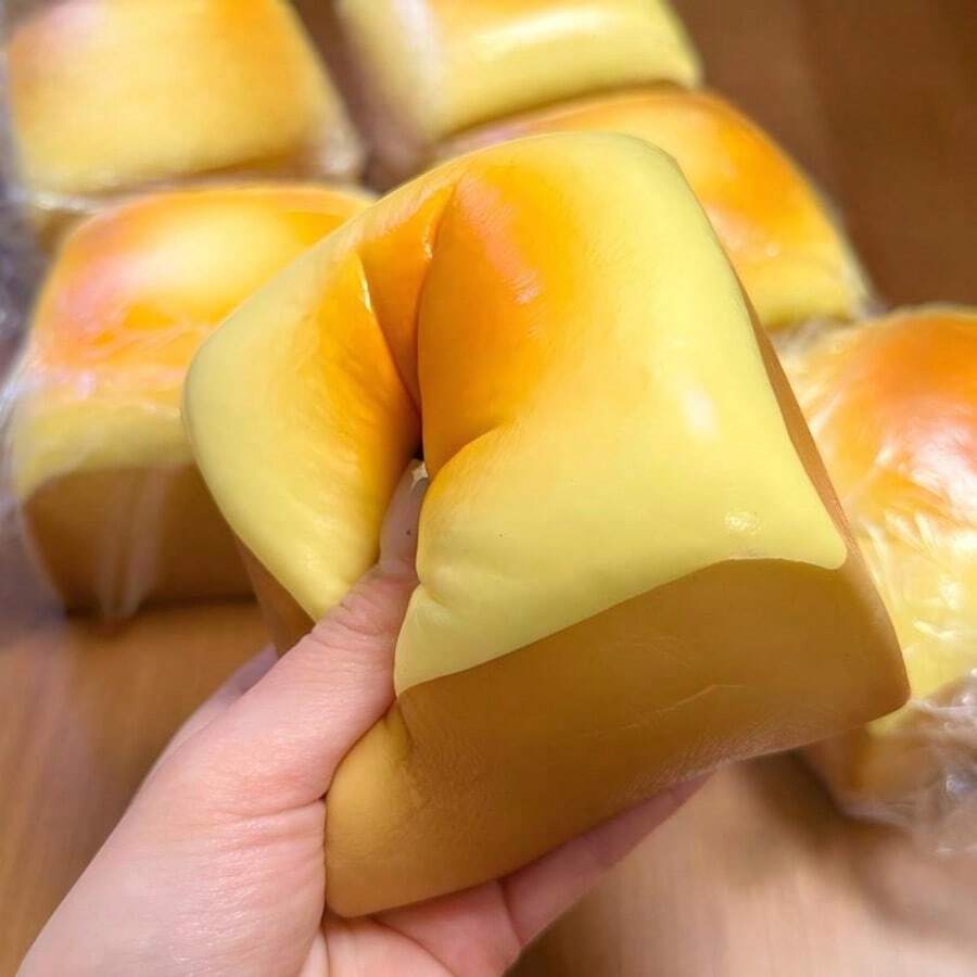 芝士超软大面包慢回弹捏捏乐 - 仿真食物湿润粘稠减压玩具，柔软耐嚼质感小玩意，桌面舒缓礼物 - 节日礼物，创意惊喜，完美之选
