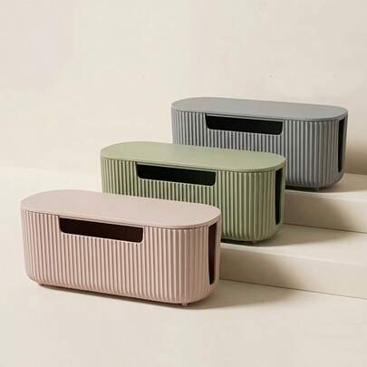 一套线缆管理盒，用于隐藏电源插座线缆，ABS材质线缆整理盒，包含线缆夹和线缆套管，适用于家庭和办公室。