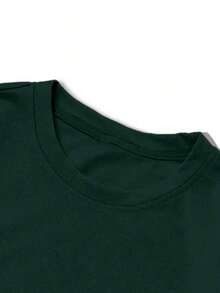 Manfinity Roughcore Men's Casual Short Sleeve Crew Neck T-Shirt With Creative And Versatile Playing Card Graphic Design - Green - View 4