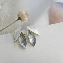 2 đôi bông tai thiết kế lá xanh trắng tươi tắn, thanh lịch dành cho nữ - Nhiều màu - Xem 1